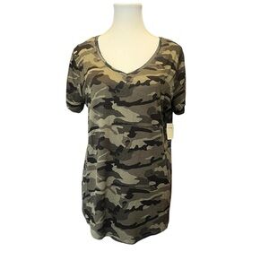 V-Neck Camo Short Sleeve Top